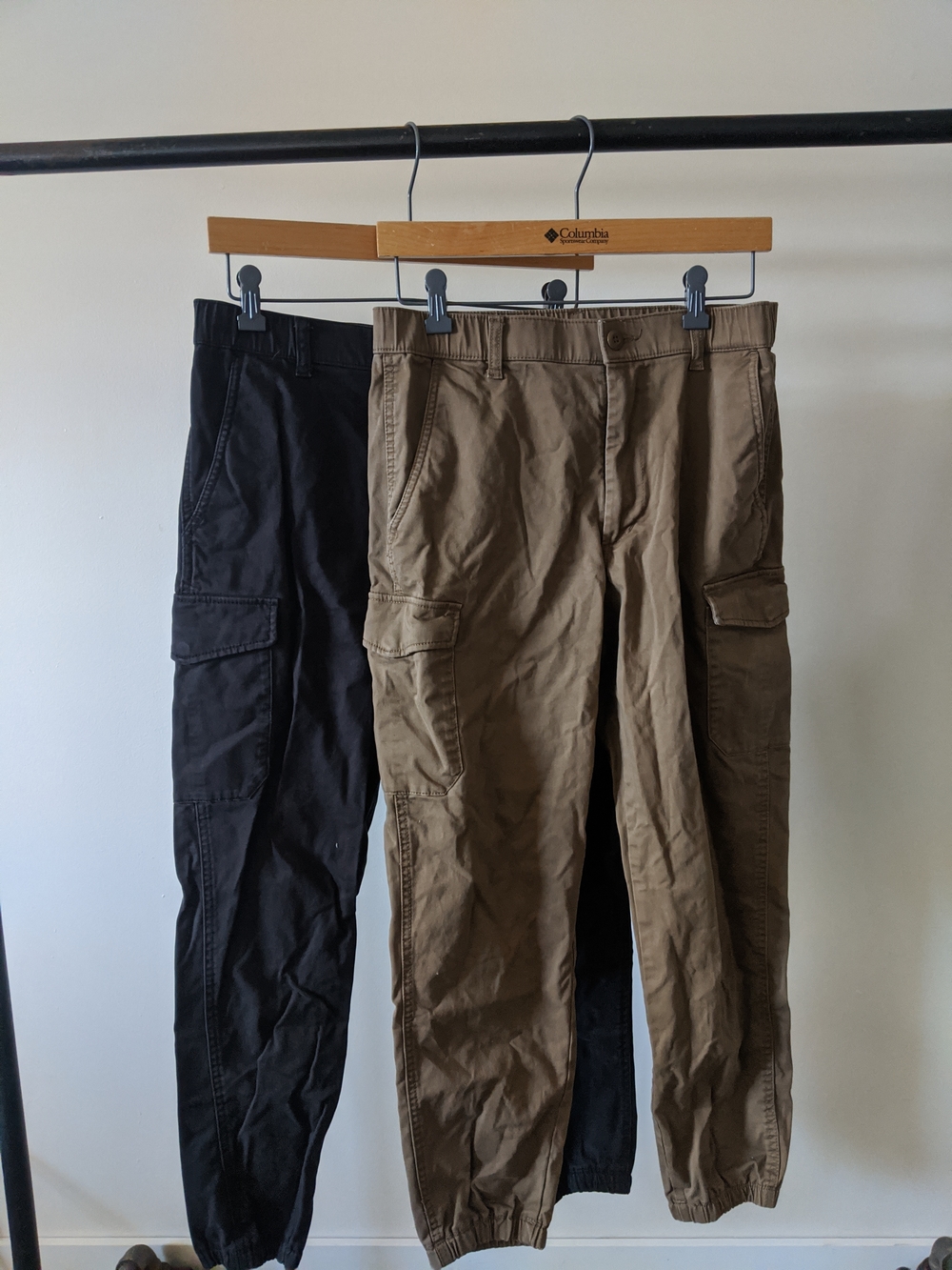 Uniqlo Men's Cargo Pants in Black and Brown
